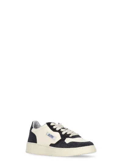 Autry Medalist Low Sneakers In Black