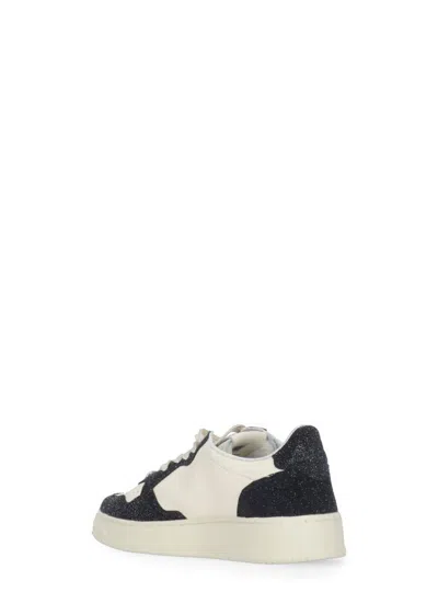 Autry Medalist Low Sneakers In Black