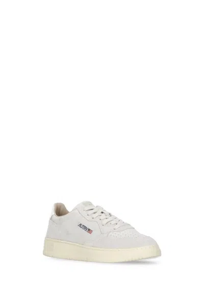 Autry Medalist Low Sneakers In Neutral