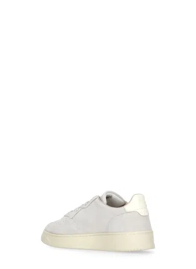 Autry Medalist Low Sneakers In Neutral