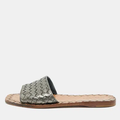 Pre-owned Bottega Veneta Metallic Grey Intrecciato Leather Flat Slide Sandals Size 36