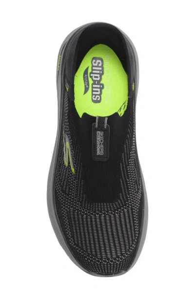 Skechers Max Cushion Slip-ins Sneaker