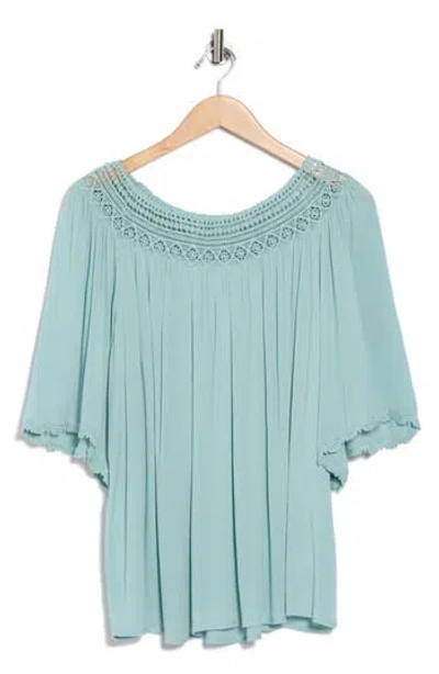 Chelsea And Theodore Lace Collar Gauze Top