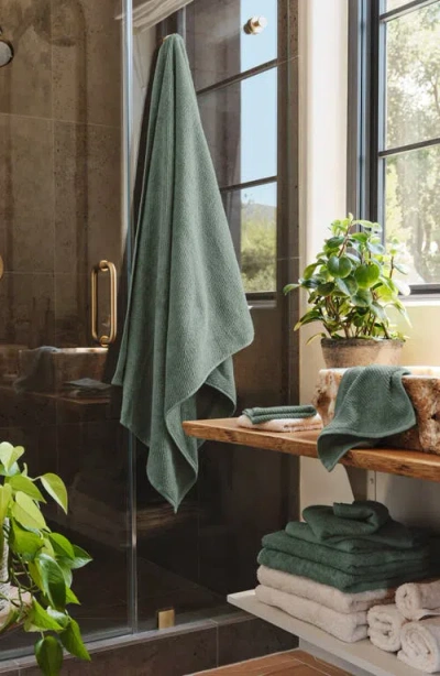Coyuchi Air Weight® 6-piece Organic Cotton Towel Set In Green