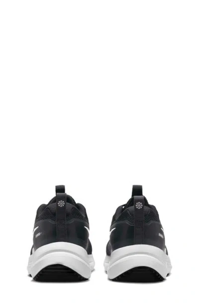 Nike Cosmic Runner Running Shoe In Black