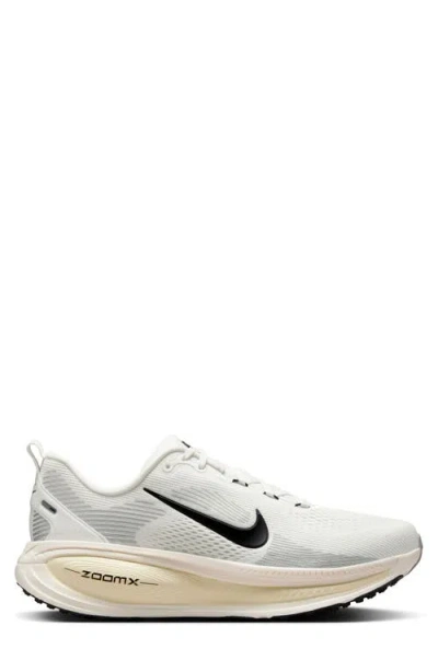 Nike Vomero 18 Running Shoe In Gray