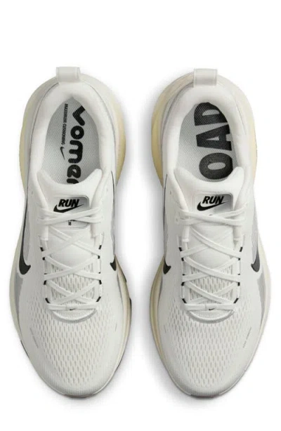 Nike Vomero 18 Running Shoe In Gray