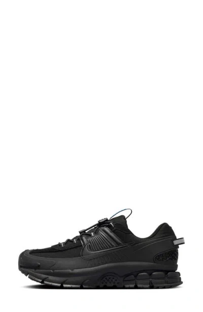 Nike Zoom Vomero Roam Sneaker In Black