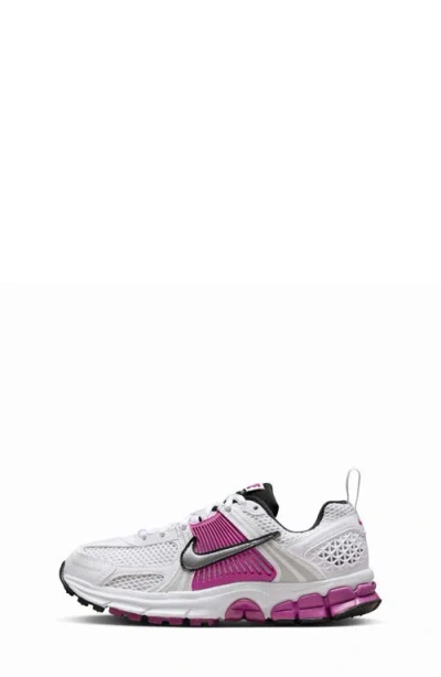 Nike Zoom Vomero 5 Sneaker In White