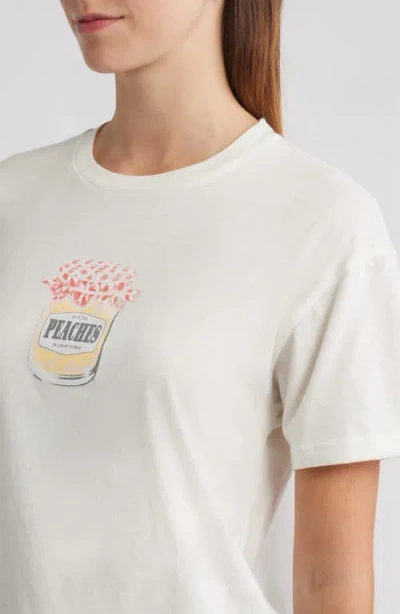 Vinyl Icons Peaches Graphic T-shirt In White