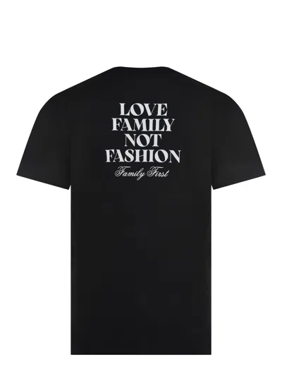 Family First T Shirt Made Of Black Cotton.