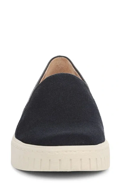 Lifestride Women's Grandeur Round Toe Slip Ons In Black