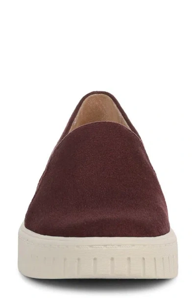 Lifestride Grandeur Slip-on Sneaker In Burgundy