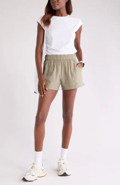 Zella Breezy Ruched Top In White