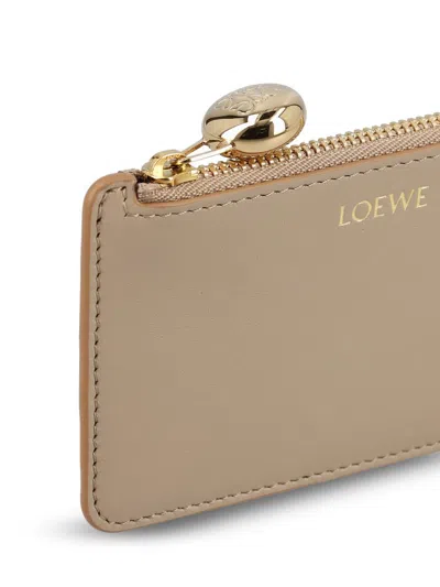 Loewe Pebble Card Holder With Coin Purse In Shiny Calfskin In Brown