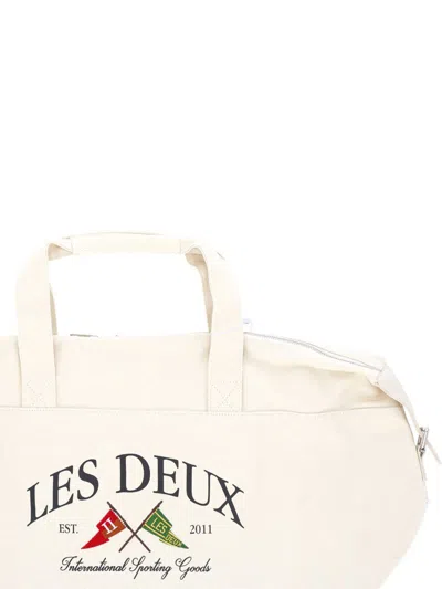 Les Deux Suitcases