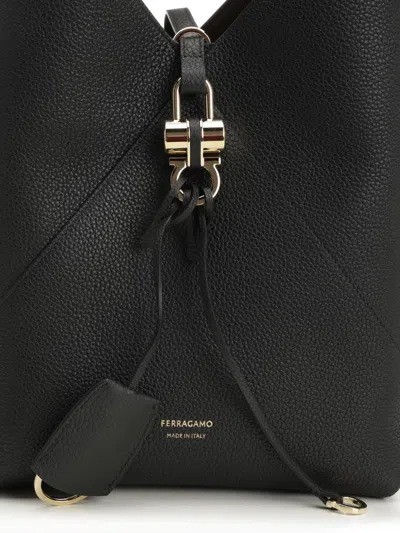Ferragamo Hobo Medium Bag With Gancino Locker Shoulder Bags Black
