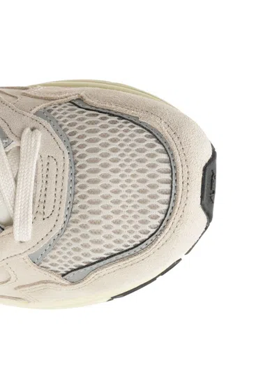 Autry 'hyperway' White Low Top Sneakers With Logo Patch On Side And Tongue