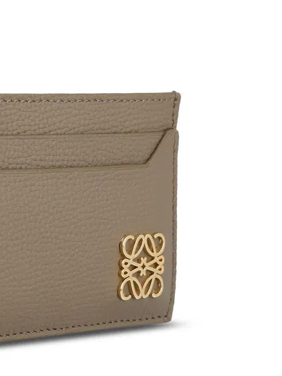 Loewe Anagram Plain Cardholder In Pebble Grained Calfskin In Brown