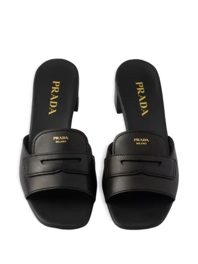 Prada Sandalen Aus Leder In Black