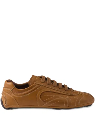 Prada Antiqued Sneakers Aus Leder In Brown