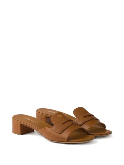 Prada Sandalen Aus Leder In Brown