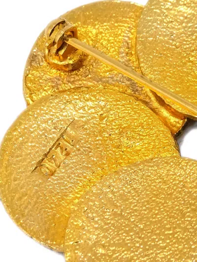 Pre-owned Chanel 1990-2000s Cc Brooch Pin In Gold