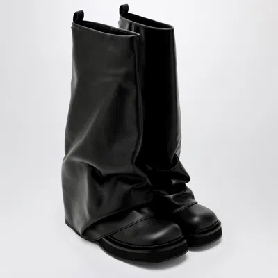 Attico 'robin' Black Boots With Square Toe And Logo Plaque On The Rear In Black