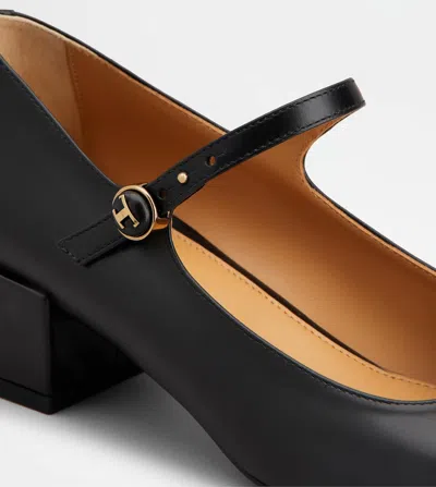 Tod's Mary Jane Pumps In Leather In Black