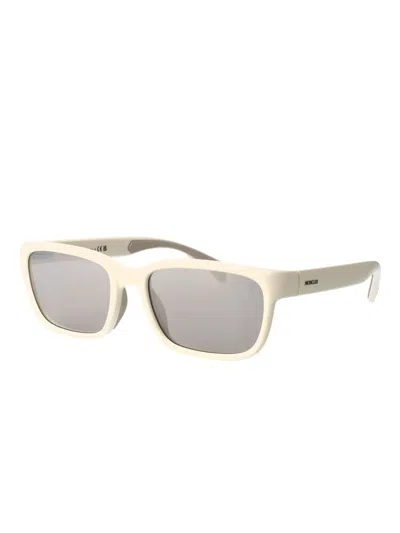 Moncler Eyewear Rectangular Frame Sunglasses In Neutral