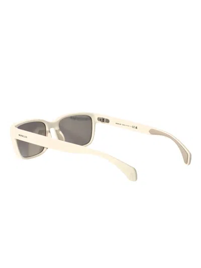 Moncler Eyewear Rectangular Frame Sunglasses In Neutral
