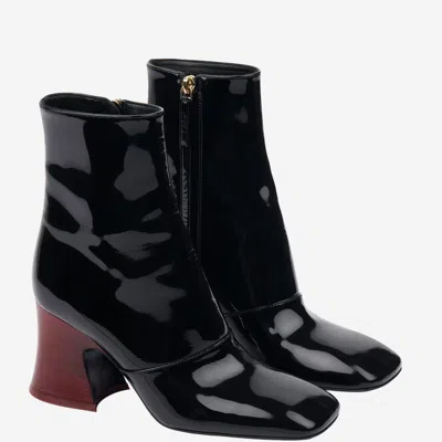 Chloé Chloè Janis Ankle Boots With Glossy Leather Heel In Black