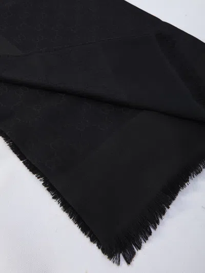Gucci Black Wool And Silk Gg Jacquard Shawl In Black