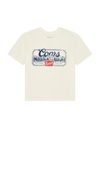 The Forecast Agency Coors Banquet Beer Cropped Tee In Neutral