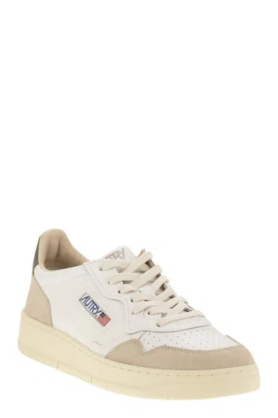 Autry Medalist Low-top Sneakers With Suede Accents In Neutral