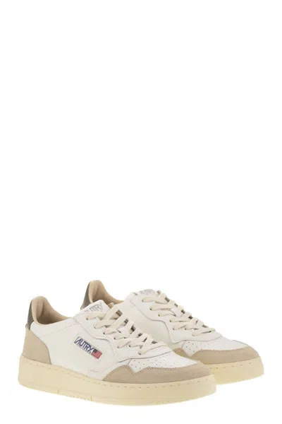 Autry Medalist Low-top Sneakers With Suede Accents In Neutral