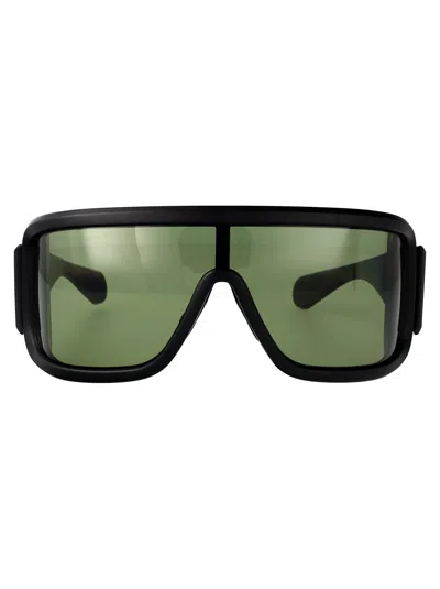 Moncler Matte Black Injectate Sunglasses In Black