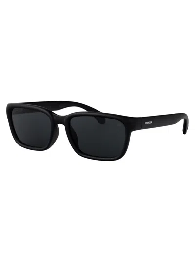 Moncler Unisex Sunglasses Me8002 Slicka In Black