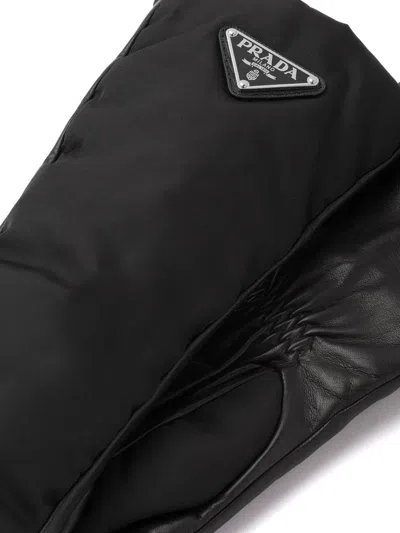 Prada Logo Plaque Gloves In Black
