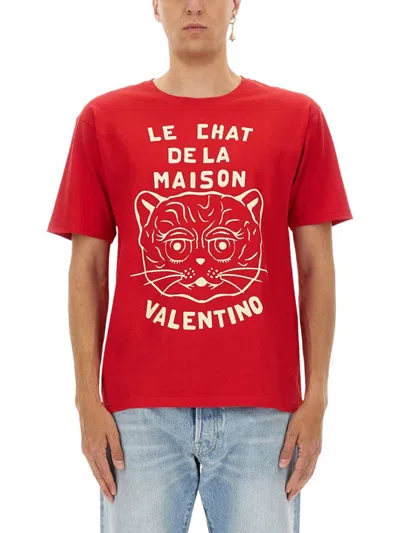Valentino Garavani T-shirt With Le Chat De La Maison Print In Red