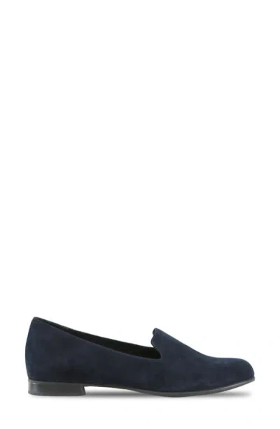 Munro Elena Flat