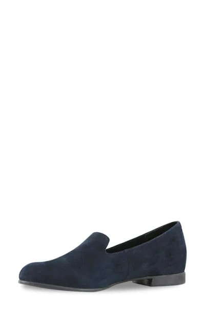 Munro Elena Flat