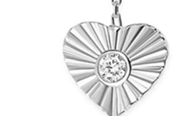 Shymi Fluted Heart Hand Chain