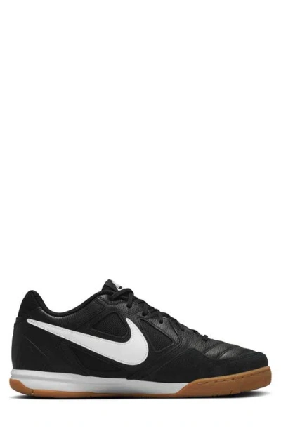 Nike Gato Soccer Sneaker
