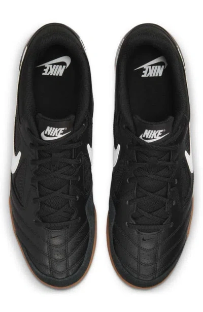 Nike Gato Soccer Sneaker