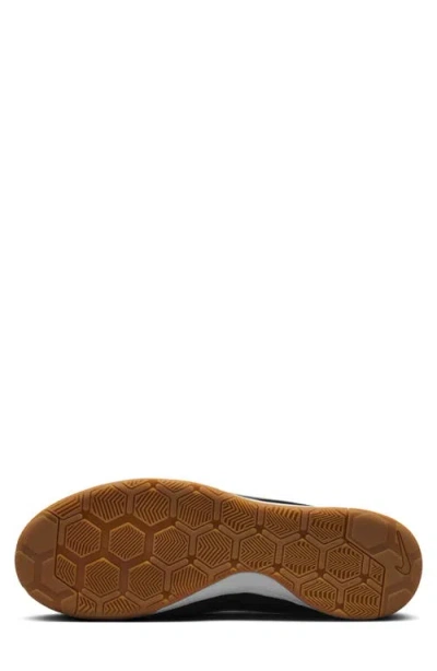 Nike Gato Soccer Sneaker