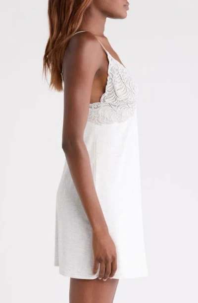 Natori Feathers Essentials Chemise
