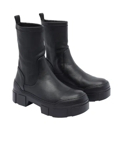 Vic Matie Round Toe Boots In Black