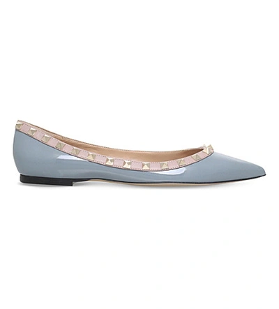 Shop Valentino Rockstud Patent-leather Pointed Flats In Grey/light