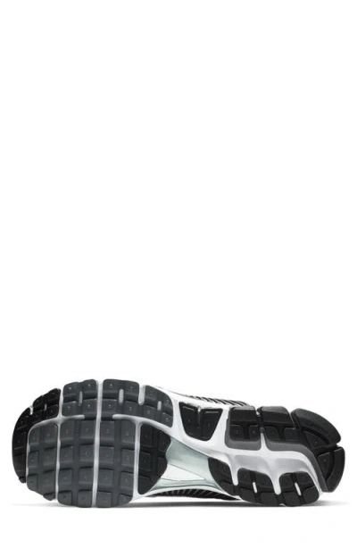 Nike Zoom Vomero 5 Se Sp Sneaker